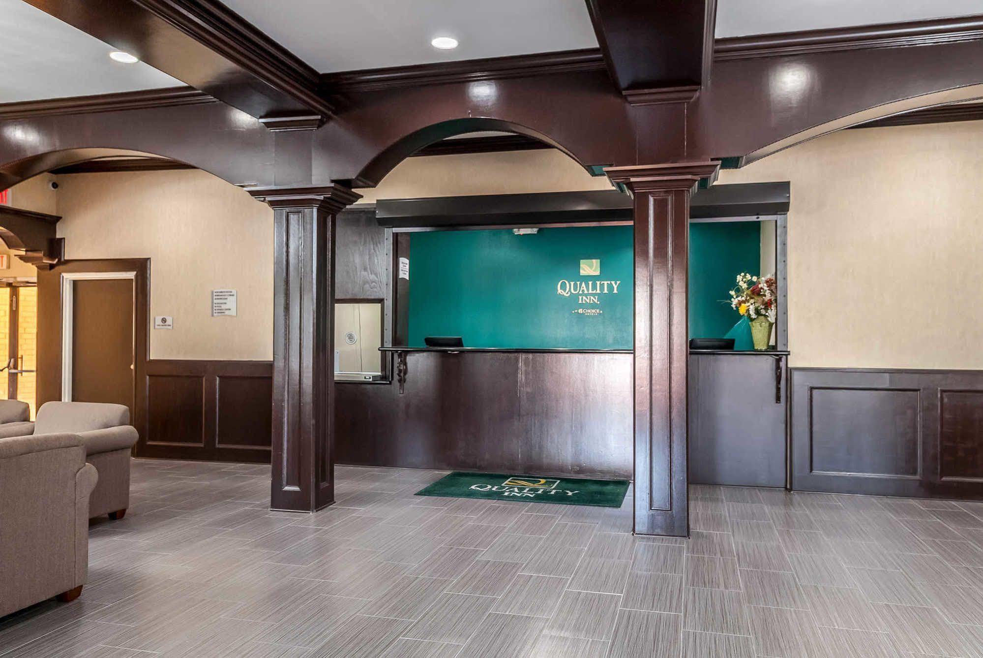 La Quinta New Orleans Hotel Exterior photo