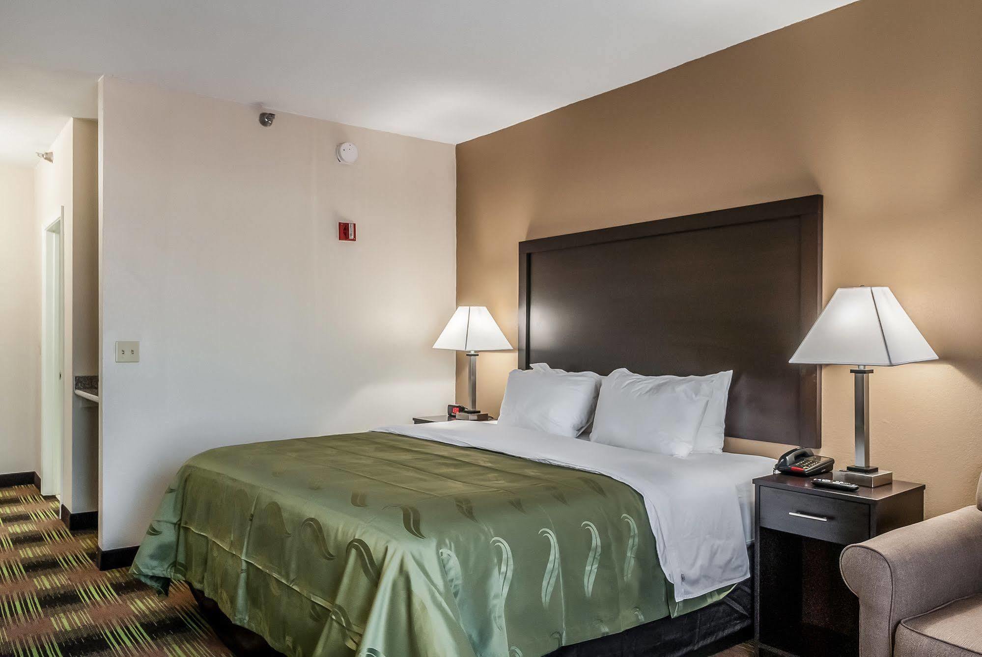 La Quinta New Orleans Hotel Exterior photo