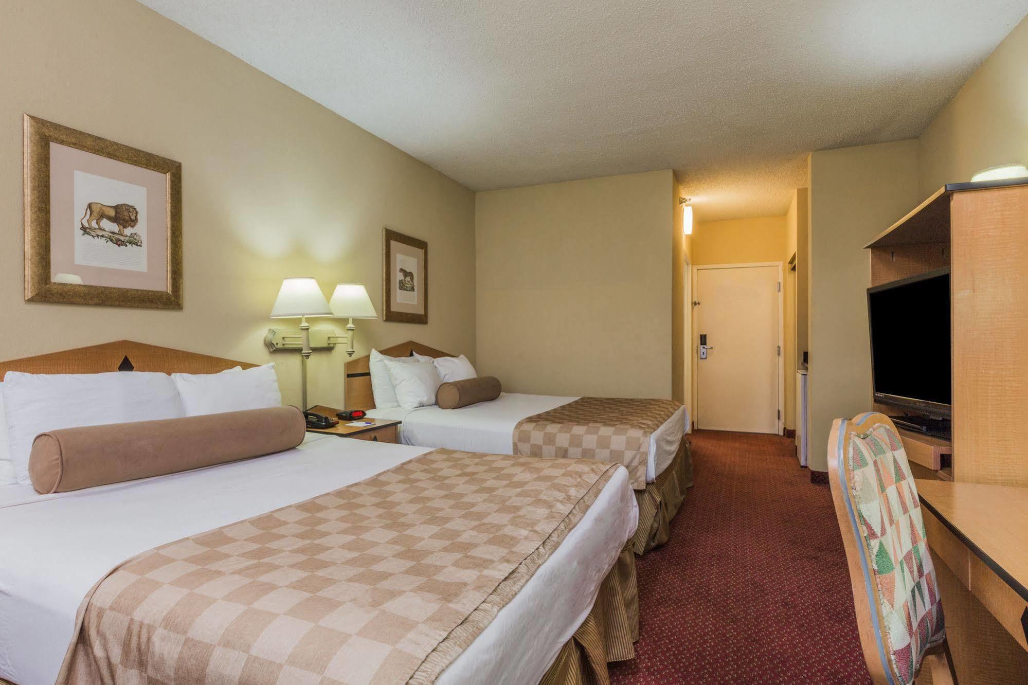 La Quinta New Orleans Hotel Exterior photo